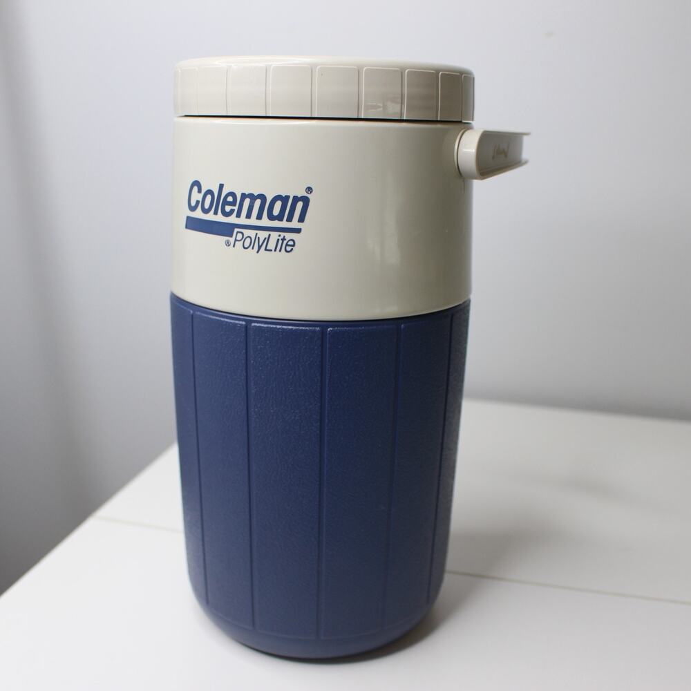 Vintage Coleman Polylite Blue 5590 1/2 Gallon Water Jug Cooler Thermos NICE!